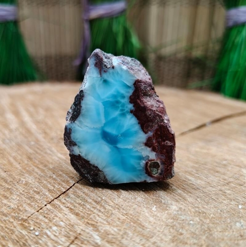 LARIMAR SUROWY1 (2).jpg